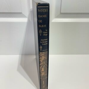 Vintage 1955 Illustrated Edition Notre Dame de Paris Victor Hugo Book